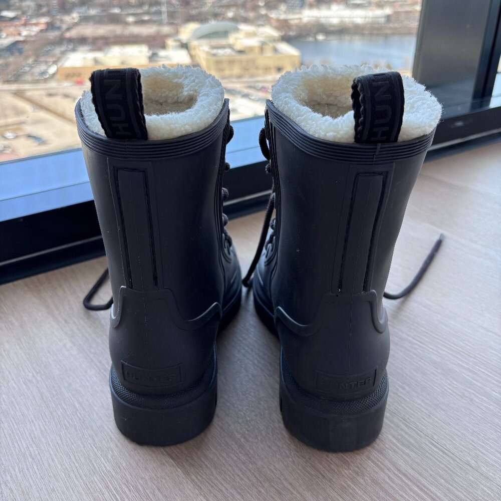 Hunter Diana Insulated Waterproof Boots w/ Shearling – Like New - Picture 3 of 6